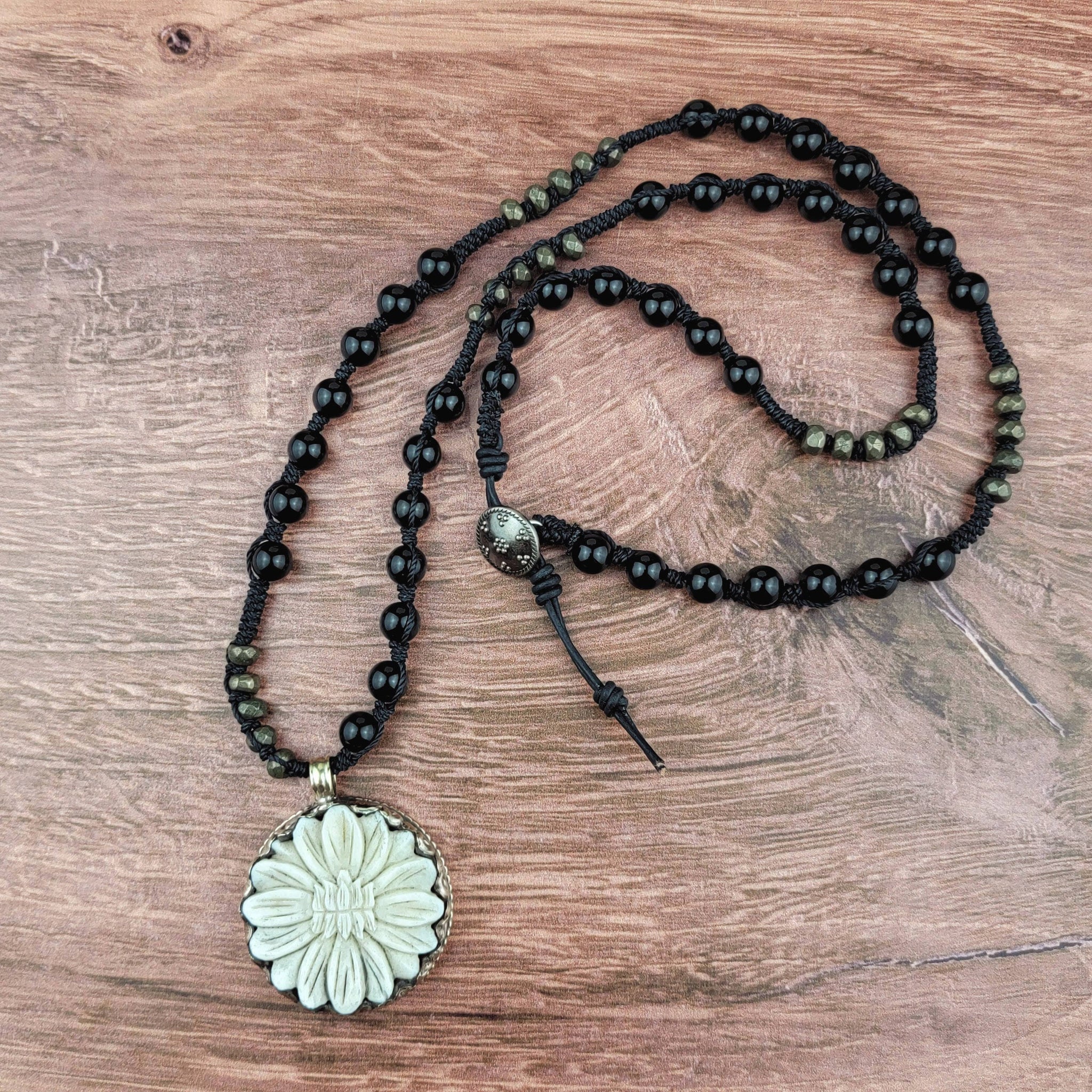 Bone Flower Tibetan Pendant Beaded Necklace