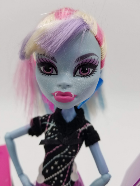 Monster High Dolls Abbey Bominable and Home Ick Classroom 2013