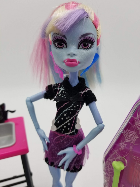 Monster High Dolls Abbey Bominable and Home Ick Classroom 2013